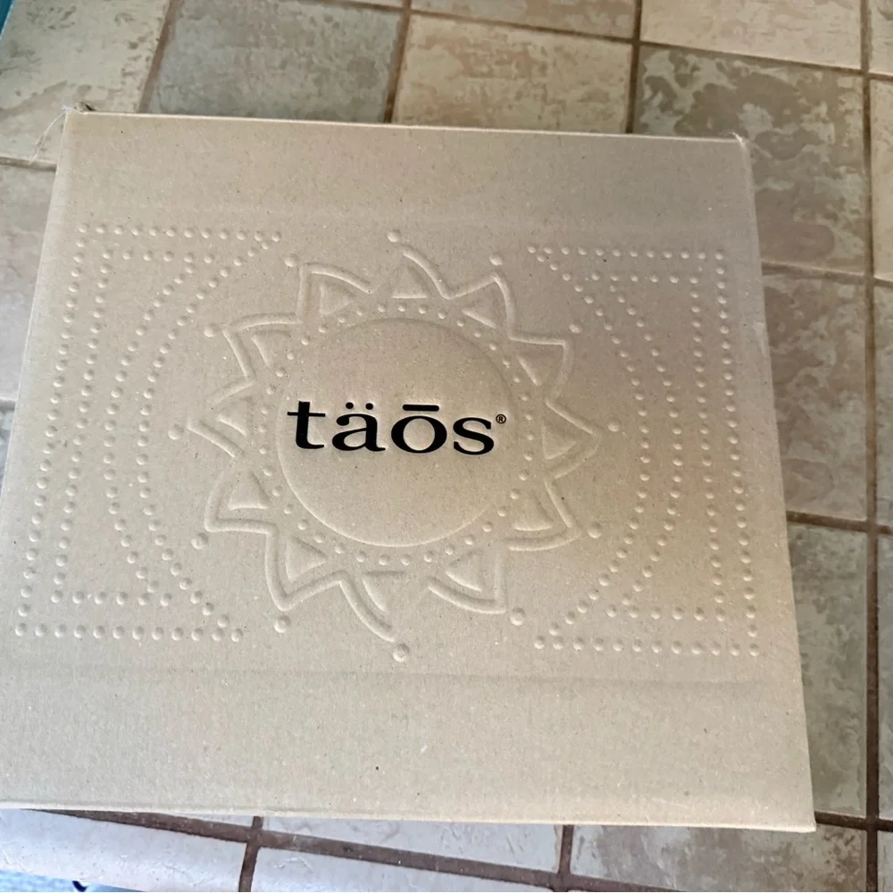 Taos brand new in box never tried on 
Taos Future mid chestnut suede ankle boot - Picture 3 of 9